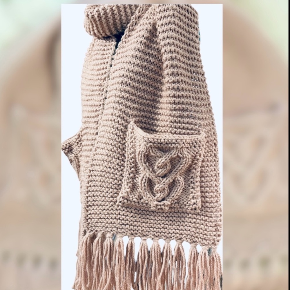 Handmade Hand Crafted Knit Celtic Heart Scarf/Shawl with Pockets Pink - Picture 4 of 4